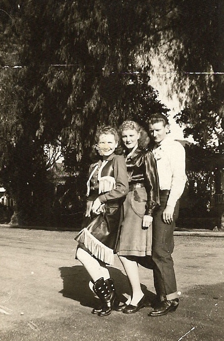 Ray, Ann and June Horton